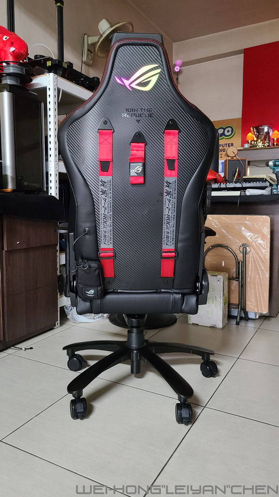 點我看大圖 霸氣外露-ASUS ROG信仰RGB電競椅 CHARIOT (SL300C)