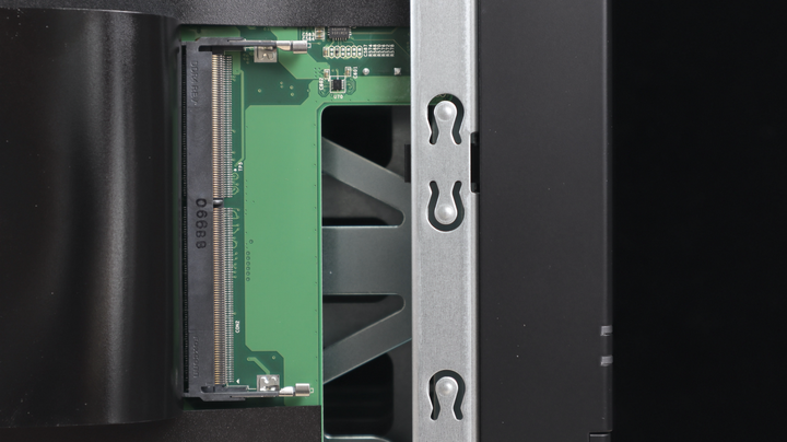 安裝 NAS 華芸 AS6604T,上機 HDD + M.2 SSD