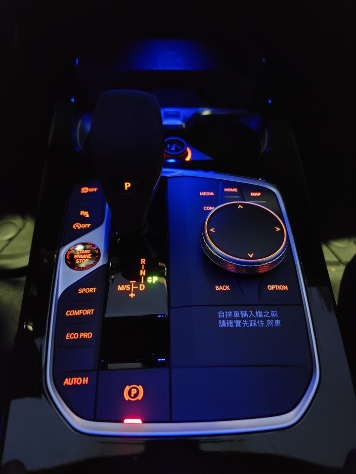21年式BMW F40 118i Edition M開箱文
