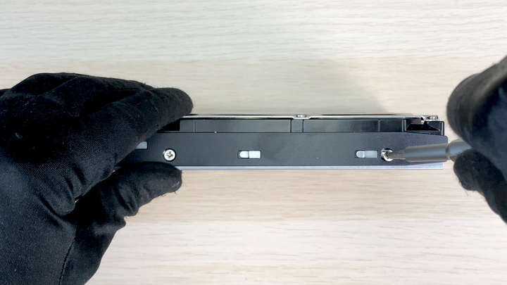 安裝 NAS 華芸 AS6604T,上機 HDD + M.2 SSD
