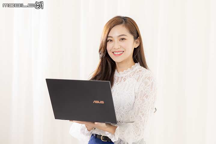 ASUS ZenBook Flip S 測試報告 一手掌握輕薄效能！