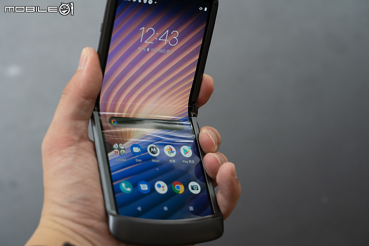 刀鋒來襲!Motorola Razr 5G 11/16開賣 售五萬有找