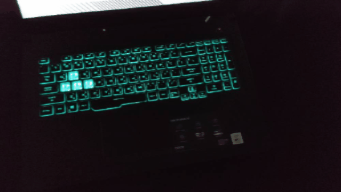 大尺寸實惠選 ASUS TUF Gaming F17 FX706LI 電競筆電開箱測試