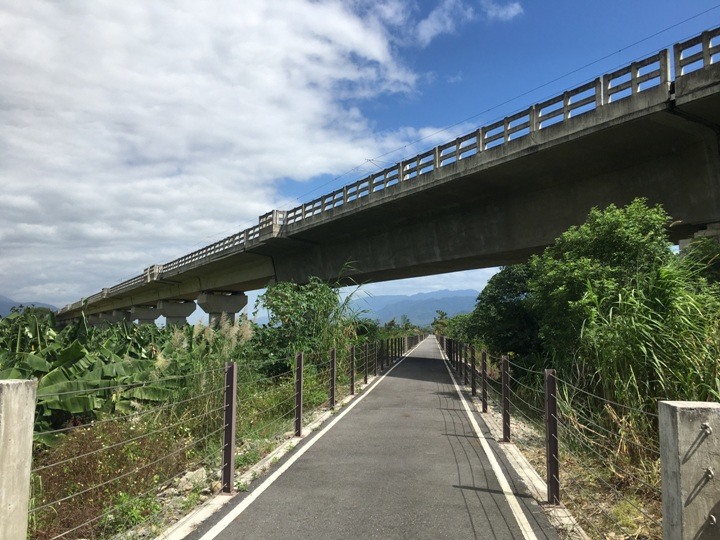 台 東 關 山 騎 遊 小 旅 行