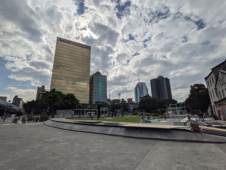 Google Pixel 5 日拍測試(比較參考Find X2 Pro、S20)
