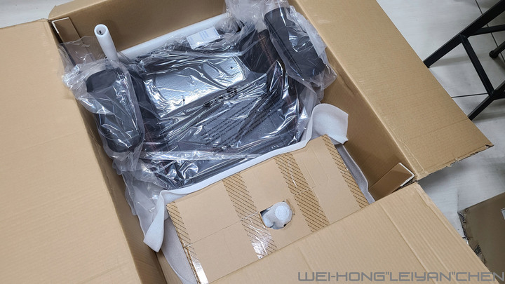點我看大圖 霸氣外露-ASUS ROG信仰RGB電競椅 CHARIOT (SL300C)