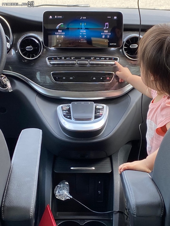 點我看大圖 Benz v220d陪伴試駕分享 (與Lexus RX比較)