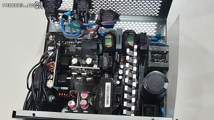 點我看大圖 【平價裝機也有高規格】-InWin P65F 金牌直出電源供應器