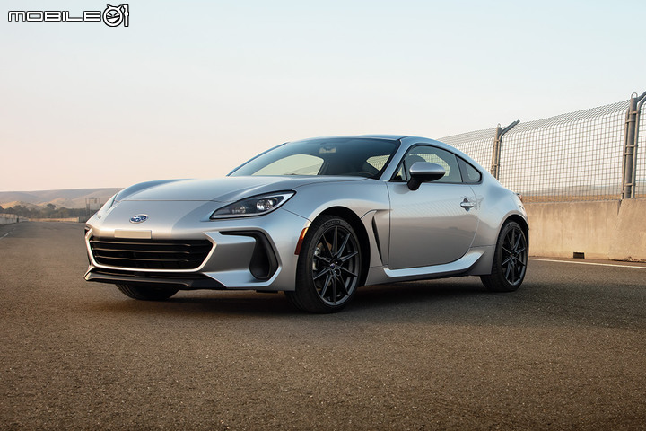 全新一代Subaru BRZ發表問世,動力改用2.4升自然進氣,同時預覽大改款86樣貌!