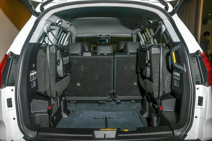 7 人座休旅正「夯」,多款國民車搶新年購車熱潮!