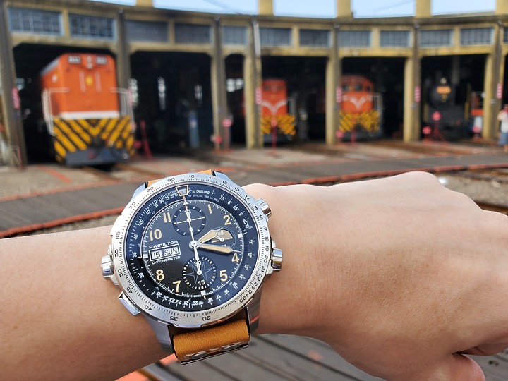 點我看大圖 《是你的跑不掉》Hamilton Khaki Aviation X-Wind Day Date Chronometer 腕錶 (圖多文長)