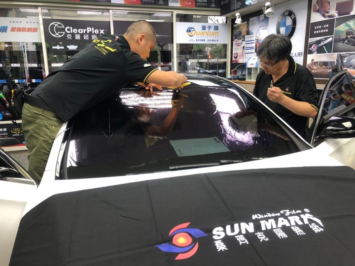 全車貼「Sunmark SMART金屬隔熱紙」施工照與貼完心得