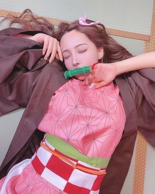 三上悠亞跟風《鬼滅》性感扮彌豆子！