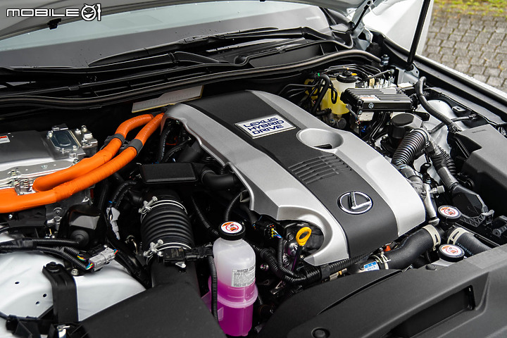 Lexus IS 300h F Sport 試駕|帥勁操控 全面進化!