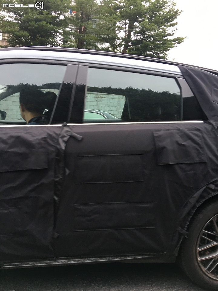 最近看到的試車牌 包緊緊 不知道是什麼車 有人看得出來嗎