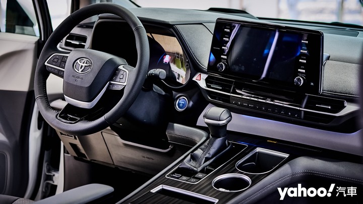 【新車速報】和製子彈列車駕到!2021 Toyota大改款Sienna媒體預賞暨開放接單預售早鳥價210萬起!