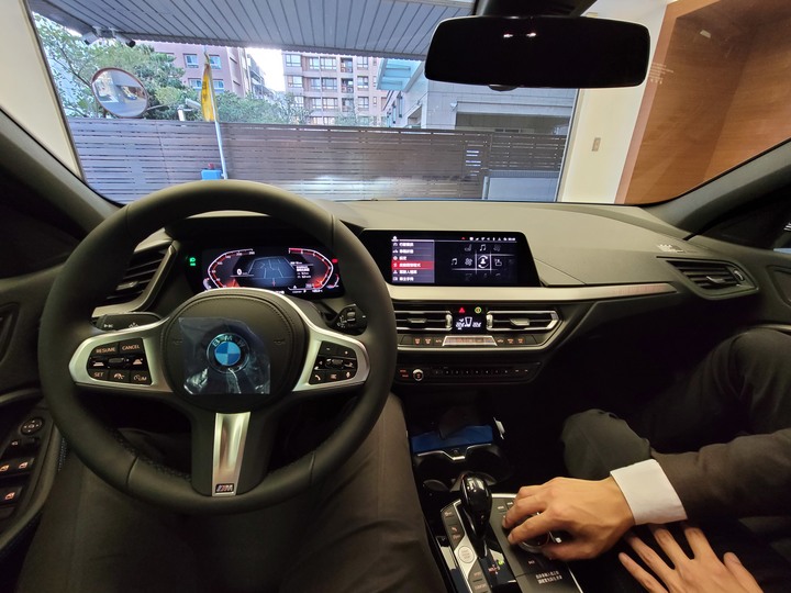 21年式BMW F40 118i Edition M開箱文