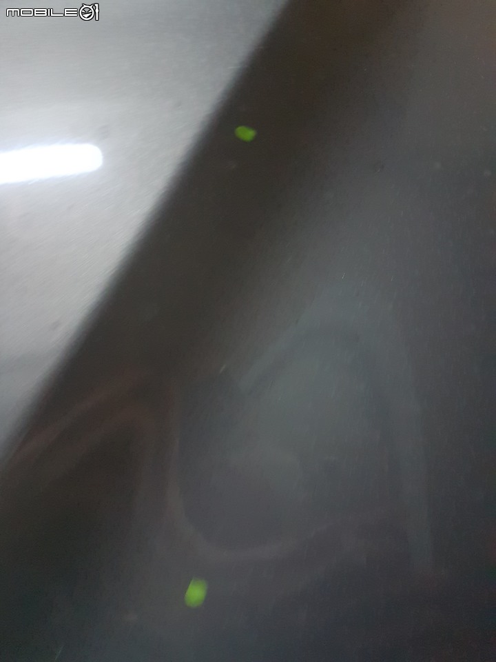 車子被沾到油漆了..怎麼處理??