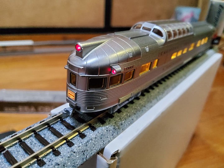 (鐵道模型) 遲來開箱 kato 106-056 California Zephyr 加州和風號