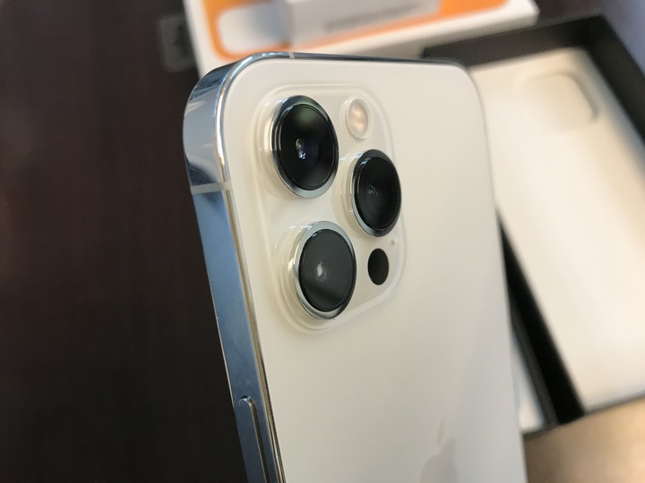 iPhone 12 Pro Max 256g + IPad  pro 256g 4代 + 週邊配件 簡易開箱與拍照測試