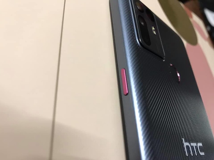 HTC D12退役換上Desire20+