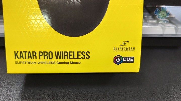 【小宅開箱】 Corsair Katar Pro Wireless 無線電競滑鼠 上手輕量快艇到港！