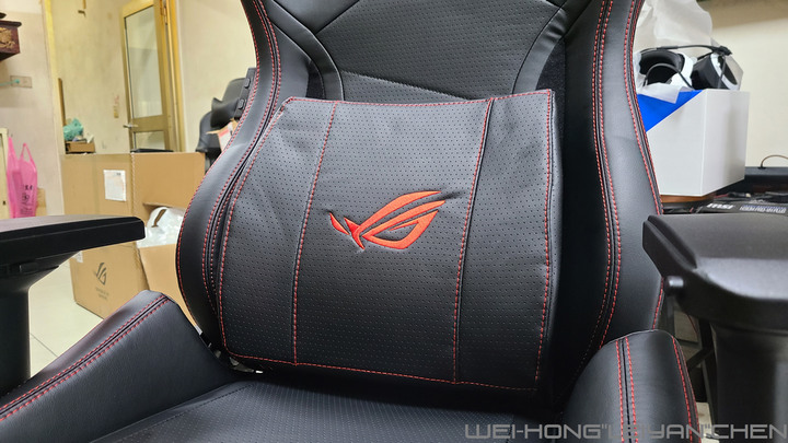 點我看大圖 霸氣外露-ASUS ROG信仰RGB電競椅 CHARIOT (SL300C)