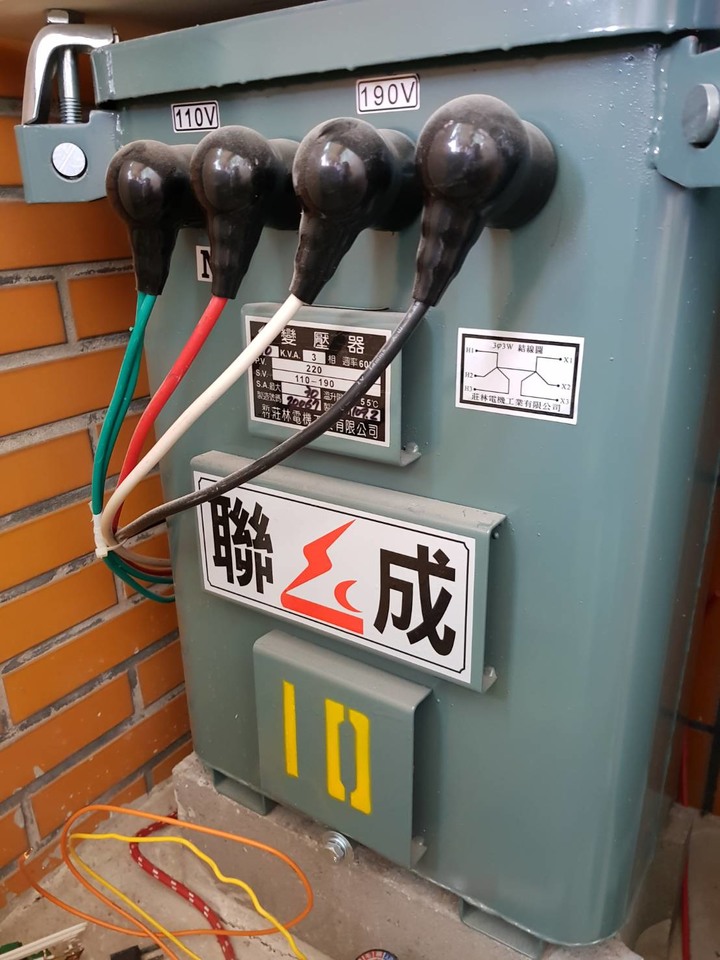 點我看大圖 請教3相110/190油浸式變壓器的接線問題