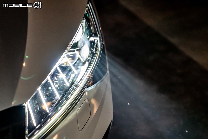 Škoda Superb小改款全車系限時免費升級Matrix LED頭燈,售價維持改款前119.9萬元起!