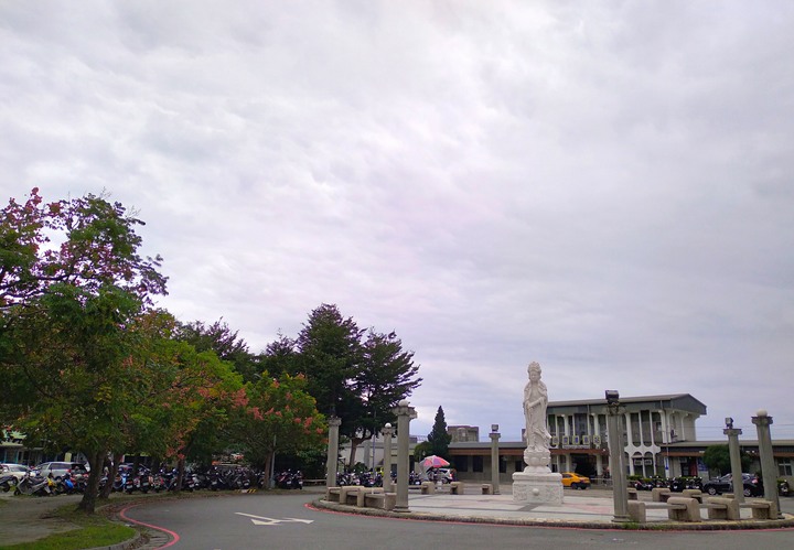 海蝕洞與朝陽步道