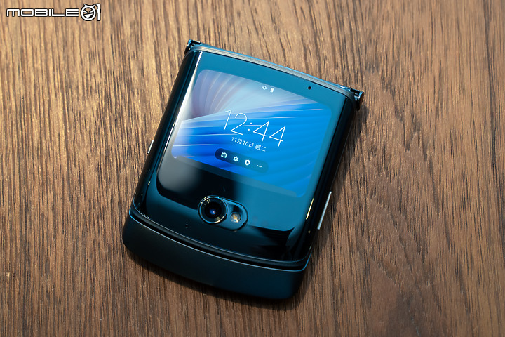 刀鋒來襲！Motorola Razr 5G 11/16開賣 售五萬有找