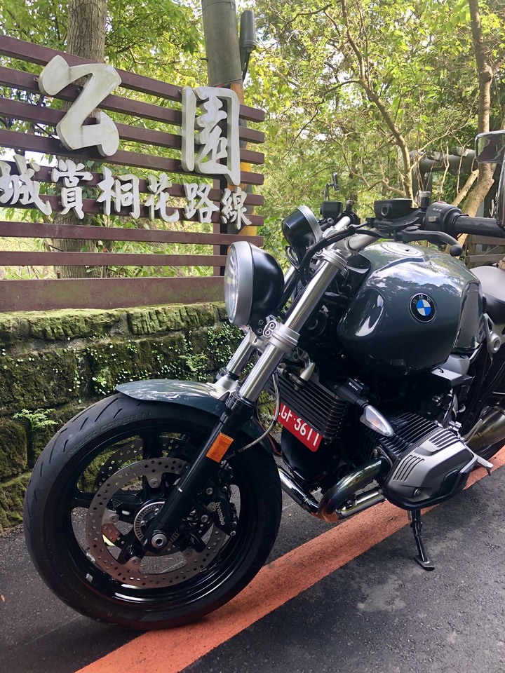 點我看大圖 BMW R9T 搭配 Pirelli Rosso Corsa II 小開箱
