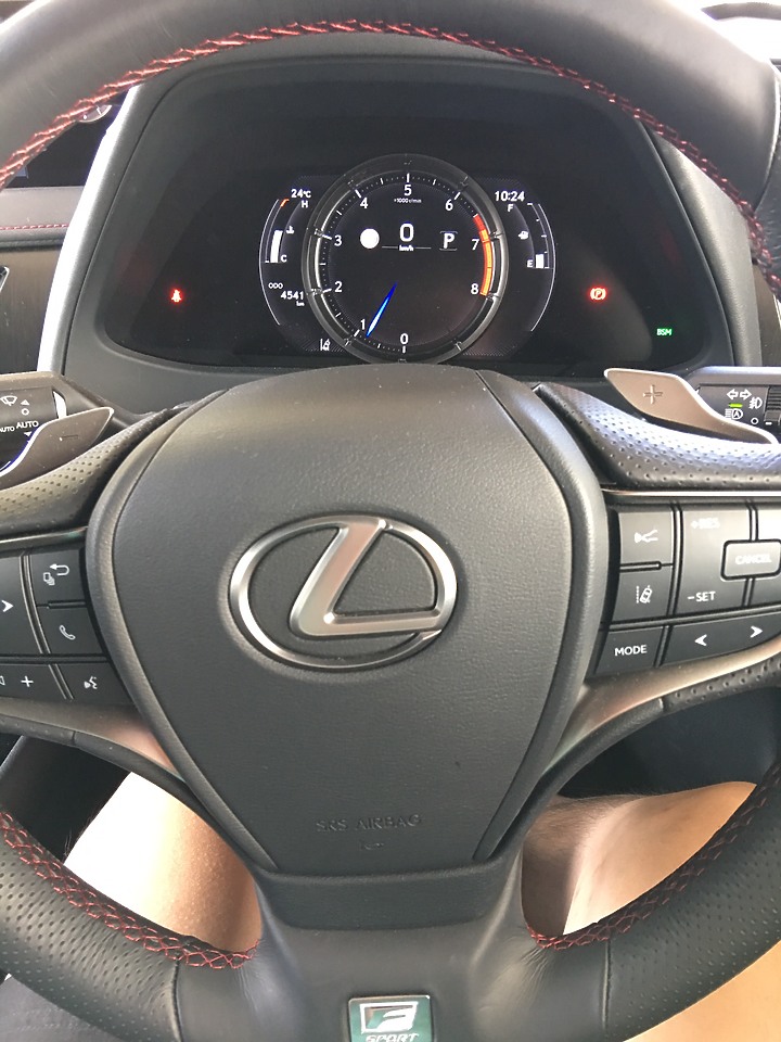 UX 200 F Sport