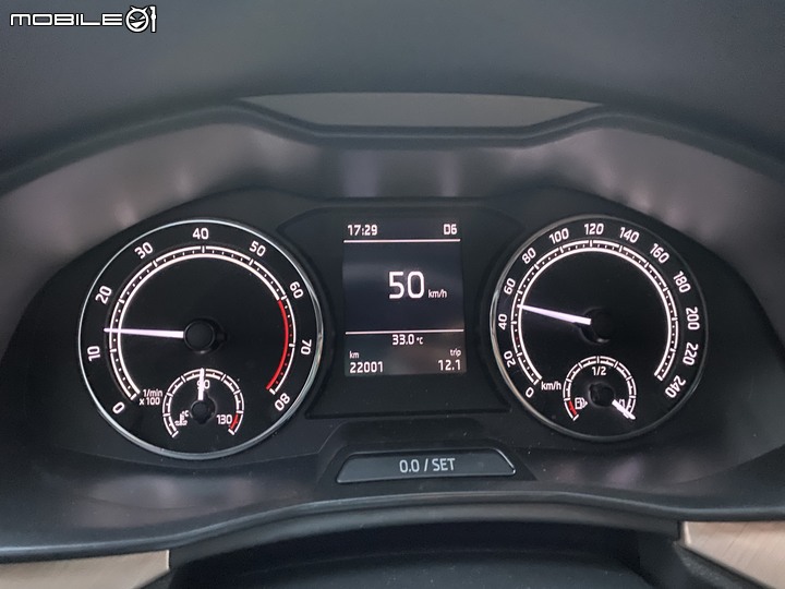 揮別舊愛,踏上綠階梯--Skoda Scala 1.0TSI 開箱！