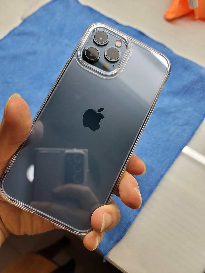 Iphone 12 pro max 保護殼+玻璃貼的完美搭配