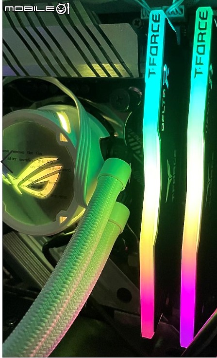 點我看大圖 簡約風格 T-Force Delta RGB DDR4-3600 簡單開箱