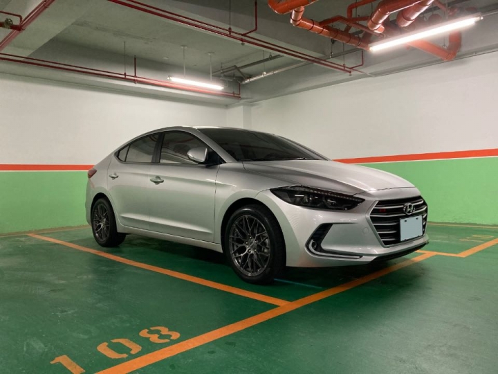 Hyundai Elantra 換新鞋（圖多）