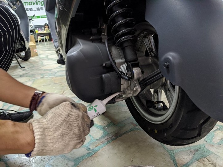 讓讓、讓讓! 聲勢嚇死人的iE125來了?(誤) 誰說電動機車總是靜悄悄的