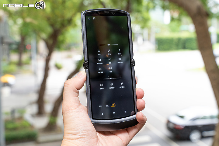 刀鋒來襲！Motorola Razr 5G 11/16開賣 售五萬有找
