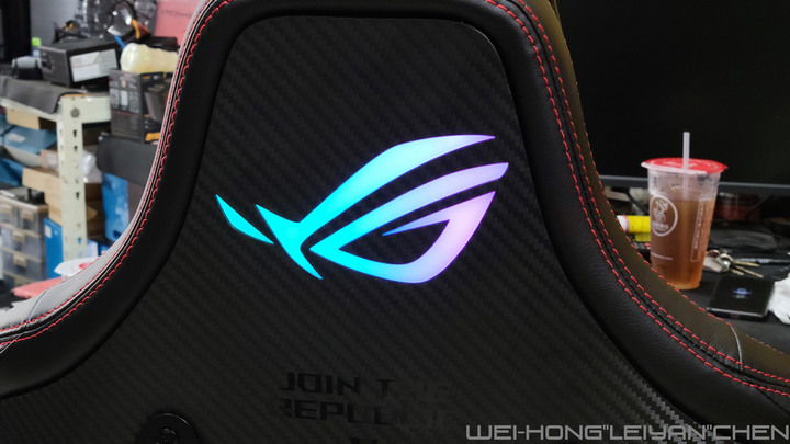 點我看大圖 霸氣外露-ASUS ROG信仰RGB電競椅 CHARIOT (SL300C)