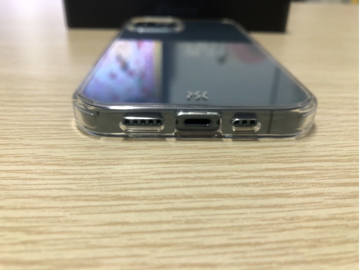 iPhone 12 pro + Air Jacket Hybrid 開箱