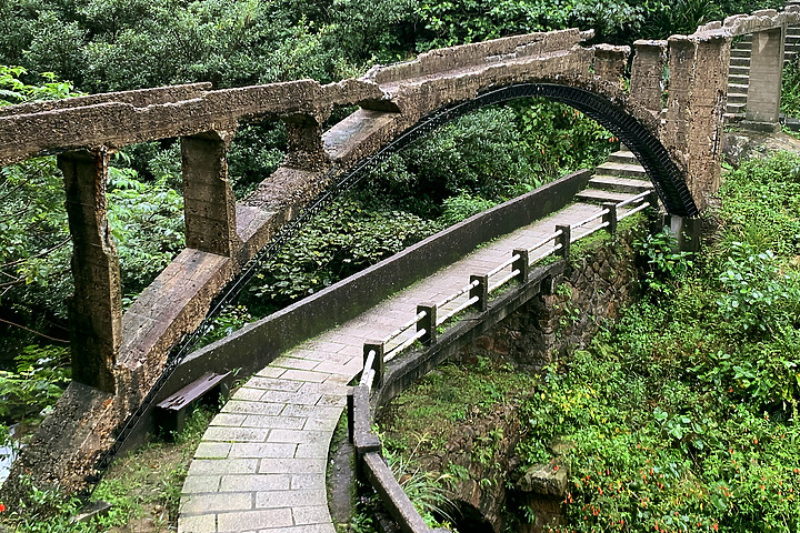 新北瑞芳｜九份_山尖路觀光步道｜滿滿和風氣息!金瓜石水圳橋遺跡