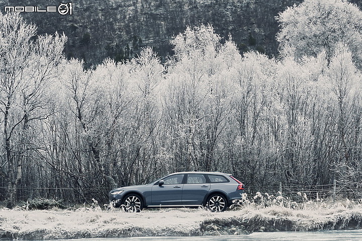 【國內新訊】Volvo 小改款 V90 登場!B5 Momentum 單一規格 259 萬元正式上市。