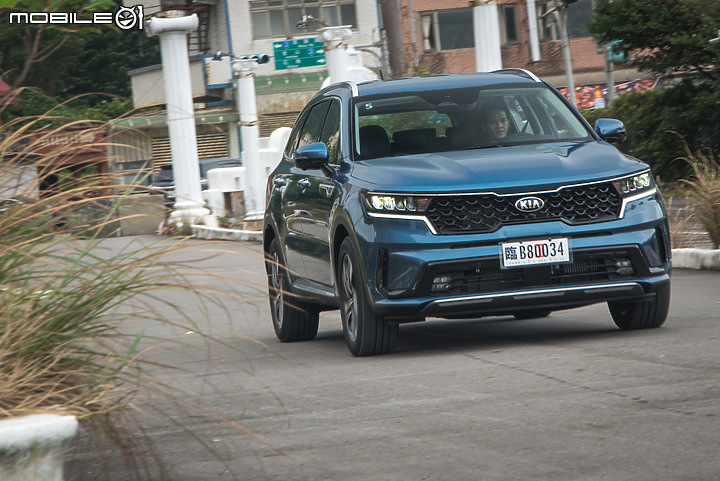 KIA新一代Sorento旗艦版試駕|顏值、科技、質感一次擁有,難以忽視的強悍新休旅!