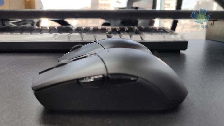【小宅開箱】 Corsair Katar Pro Wireless 無線電競滑鼠 上手輕量快艇到港！