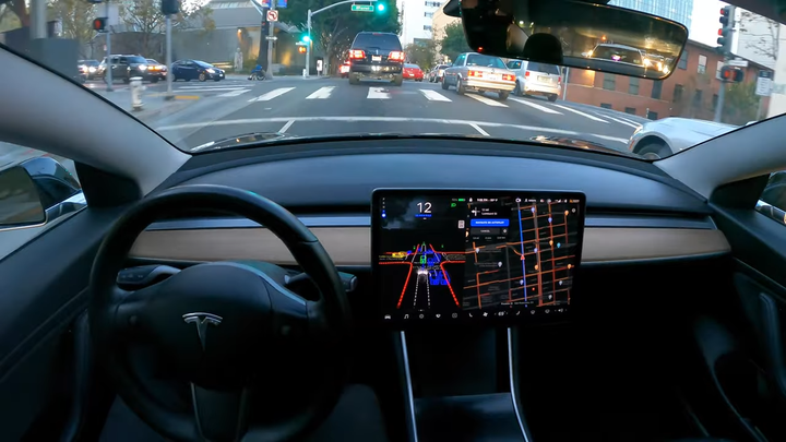 《Autopilot》FSD初探11-橫向車道預判/FSD用圖資?