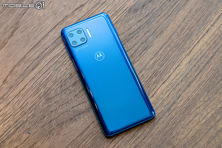刀鋒來襲!Motorola Razr 5G 11/16開賣 售五萬有找