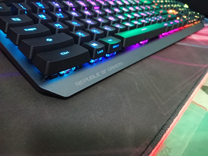 ROG Strix Scope RX不專業開箱