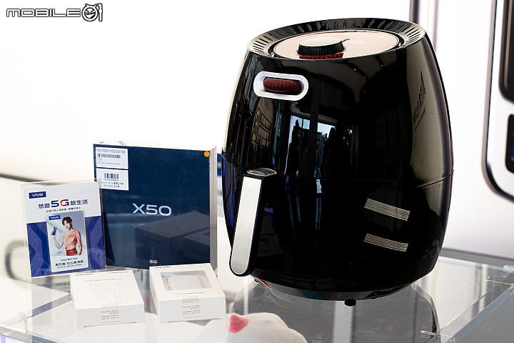 【採訪】vivo台中體驗店開幕 11/30前購機加碼萬元好康!