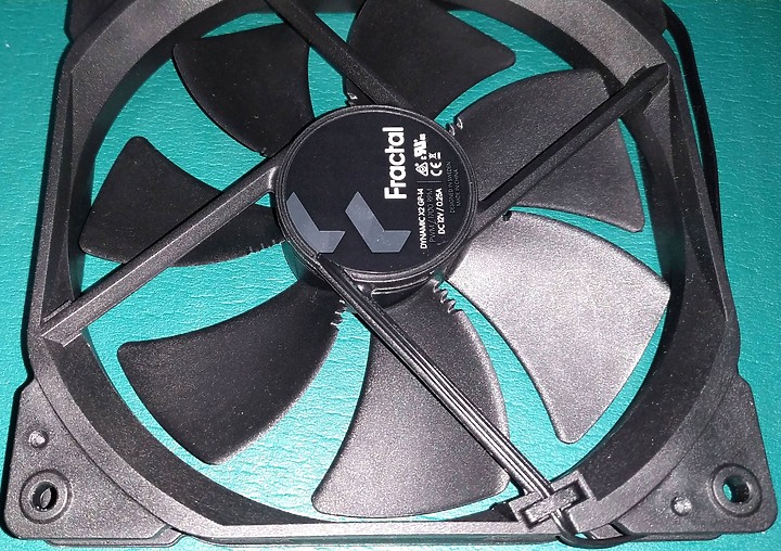 簡約幹練!Fractal Design Celsius+ S28 水冷開箱
